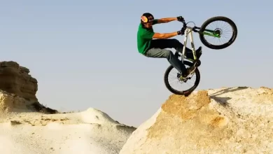 ویدیو حرکات نمایشی با دوچرخه کوهستان | جذاب‌ترین تک چرخ و پرش در کوهستان